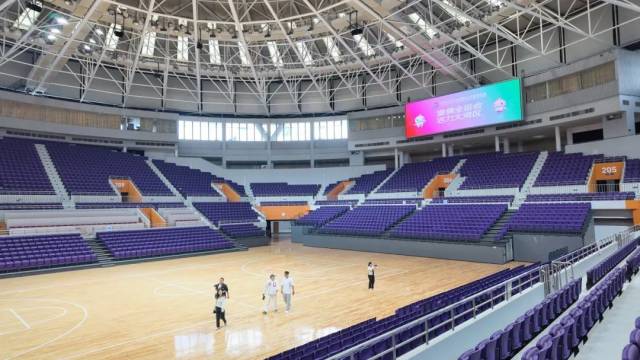 足球转会市场最新动态及趋势